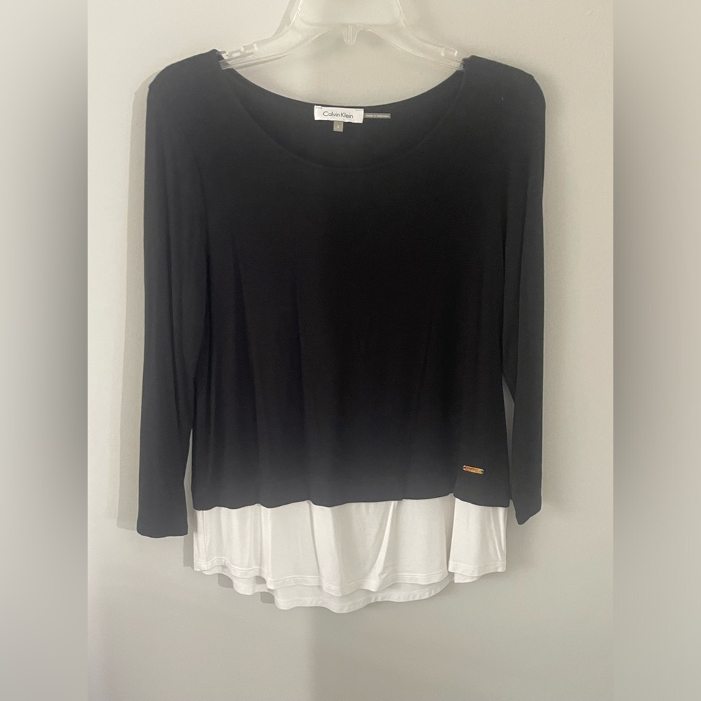Calvin Klein womens top size Sm 3/4 sleeve black overshirt with white undershirt